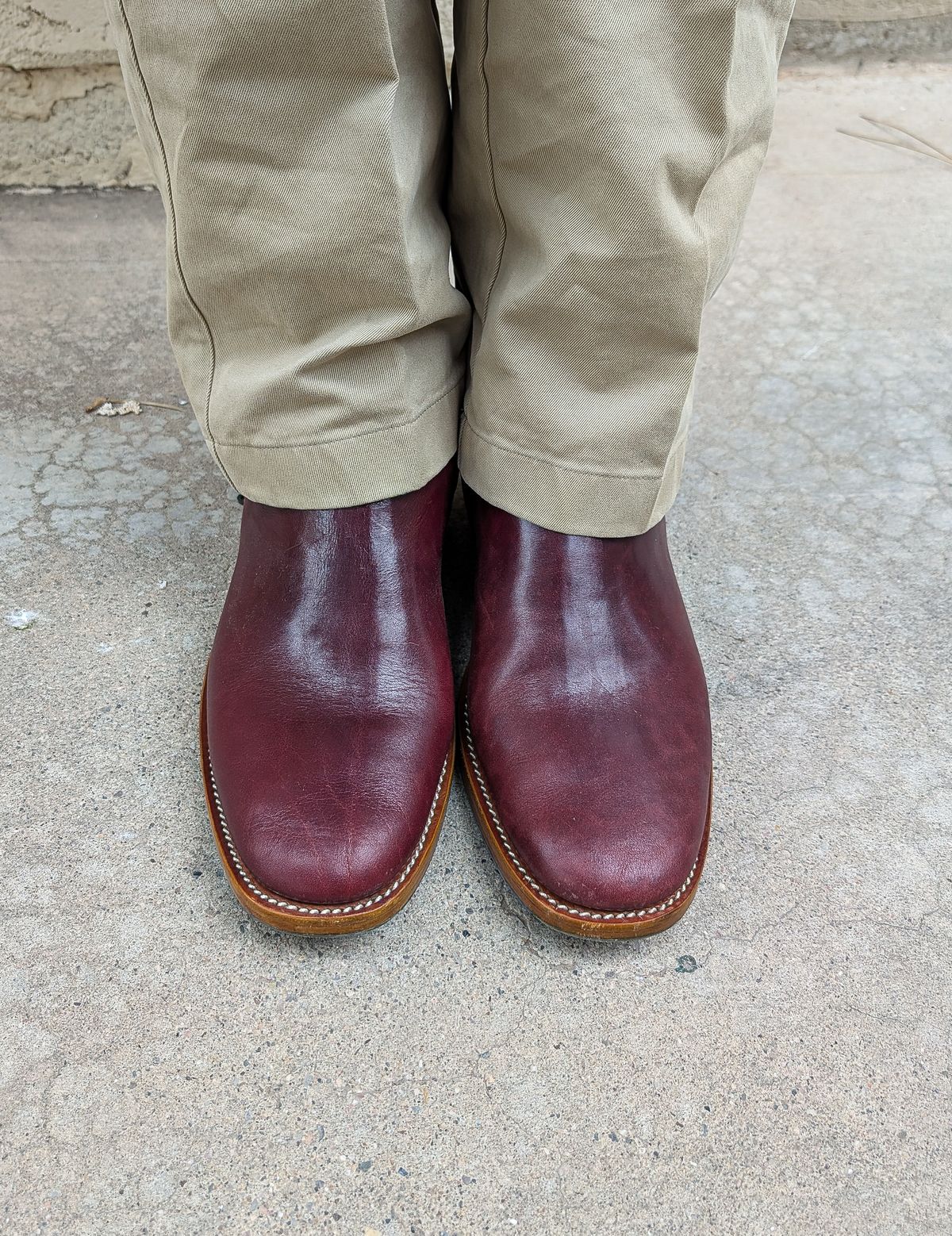 Photo by prospect_joe on August 14, 2025 of the Kiatokko Handmade Jodhpur in Wickett & Craig Burgundy Milled Traditional Harness.