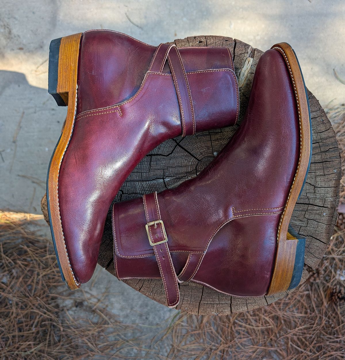 Photo by prospect_joe on November 3, 2025 of the Kiatokko Handmade Jodhpur in Wickett & Craig Burgundy Milled Traditional Harness.