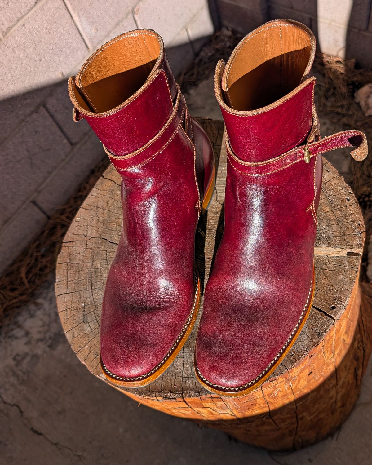 Photo by prospect_joe on April 16, 2026 of the Kiatokko Handmade Jodhpur in Wickett & Craig Burgundy Milled Traditional Harness.