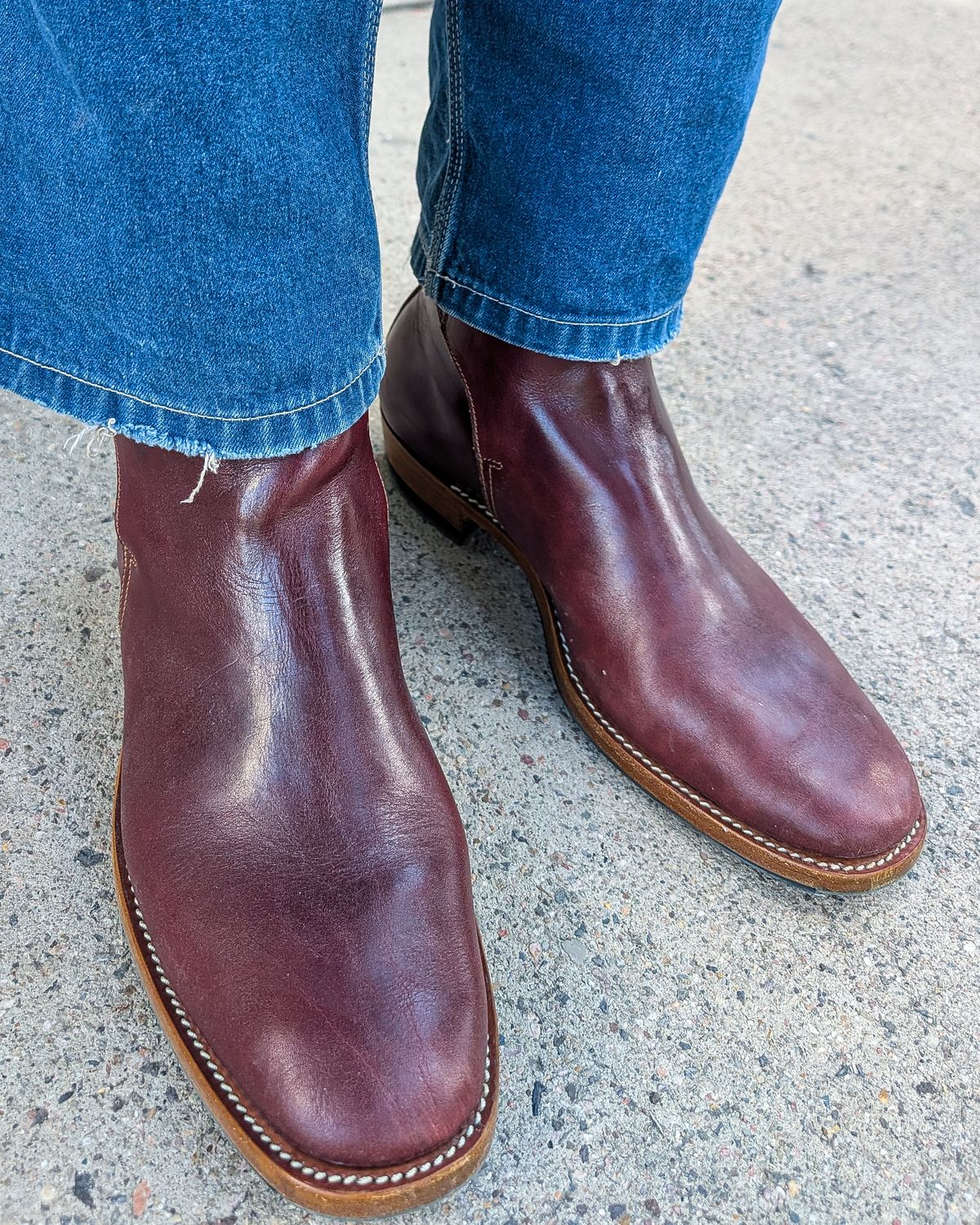 Photo by prospect_joe on May 8, 2026 of the Kiatokko Handmade Jodhpur in Wickett & Craig Burgundy Milled Traditional Harness.