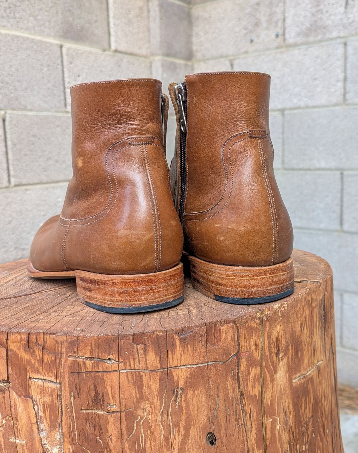 Photo by prospect_joe on January 2, 2025 of the Sapatero Side Zip in Philippine Dark Mustard Calf.