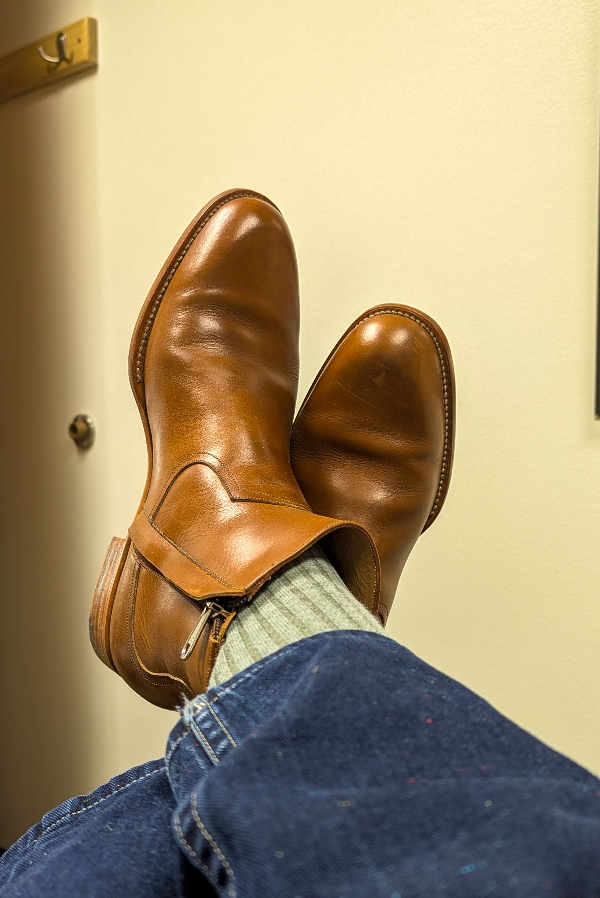 Photo by prospect_joe on February 4, 2025 of the Sapatero Side Zip in Philippine Dark Mustard Calf.