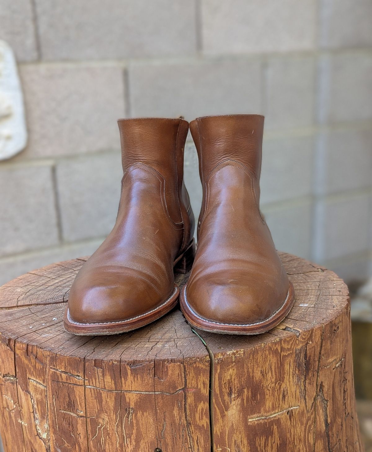 Photo by prospect_joe on March 2, 2025 of the Sapatero Side Zip in Philippine Dark Mustard Calf.