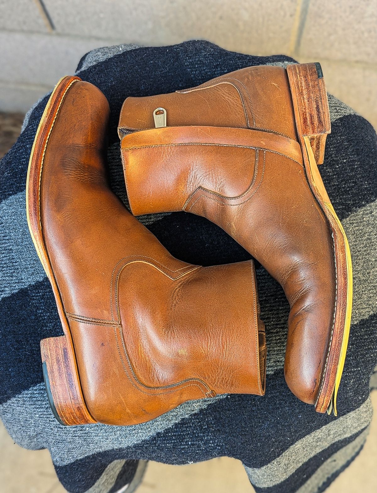 Photo by prospect_joe on March 31, 2025 of the Sapatero Side Zip in Philippine Dark Mustard Calf.