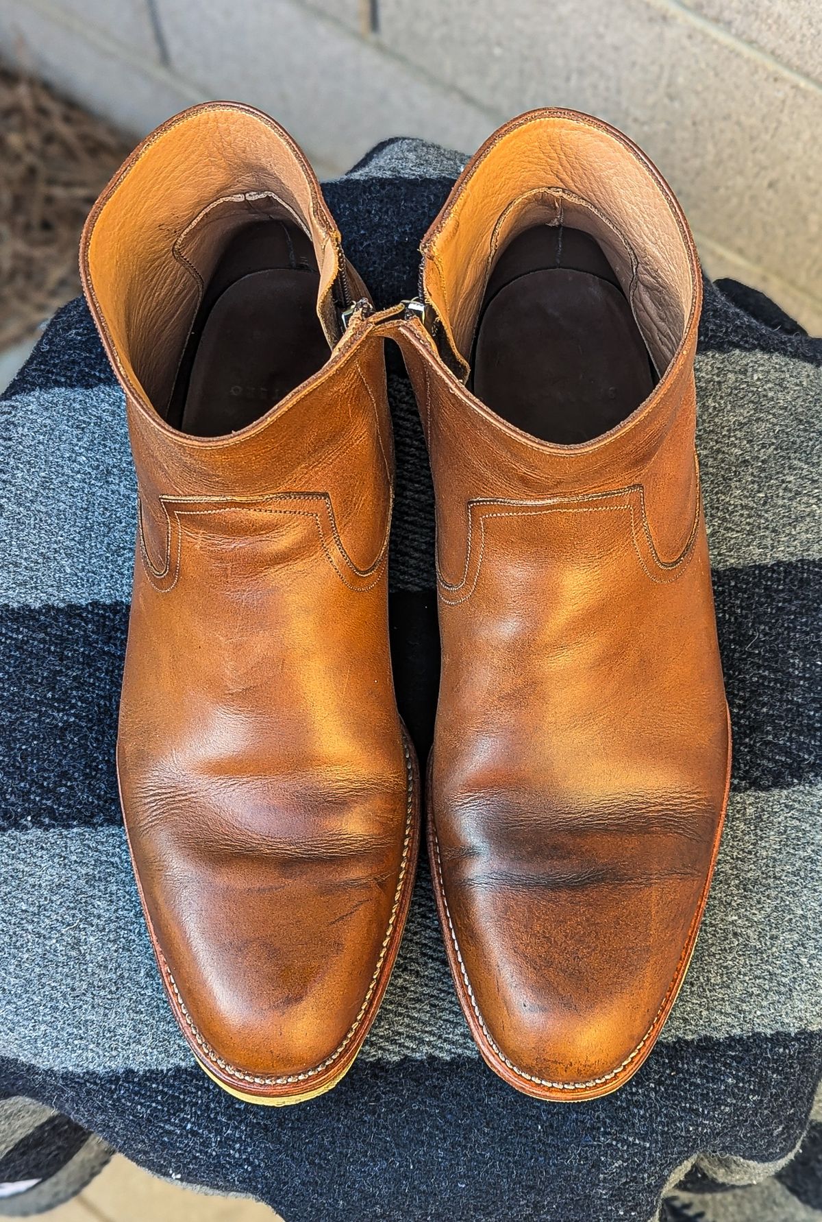 Photo by prospect_joe on March 31, 2025 of the Sapatero Side Zip in Philippine Dark Mustard Calf.