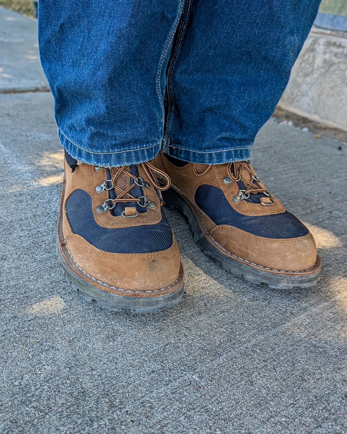 Photo by prospect_joe on April 11, 2026 of the Danner Cascade Crest in grizzly brown & ursa blue.