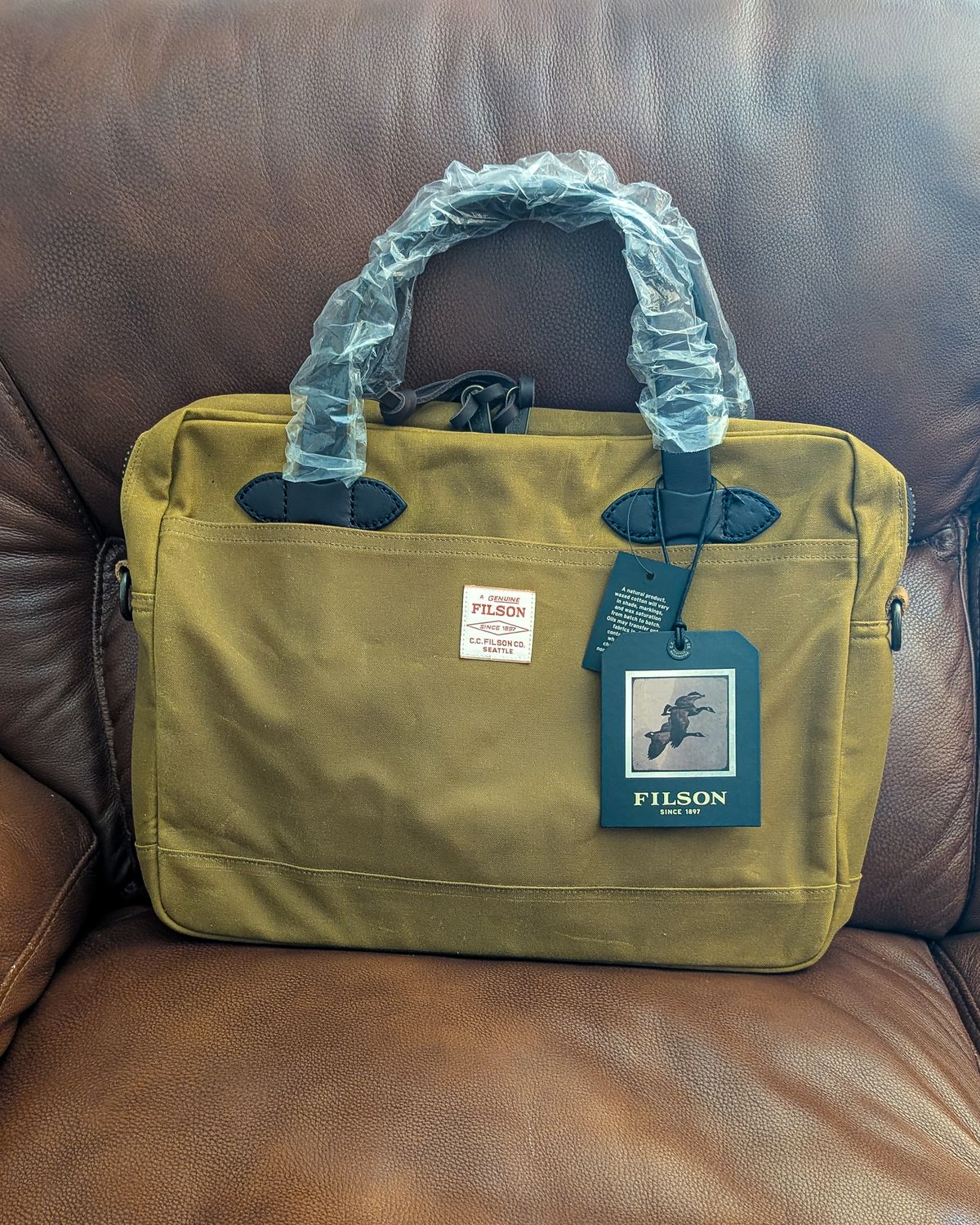 Photo by prospect_joe on May 26, 2026 of the Filson Tin Cloth Compact Briefcase in Dark Tan.