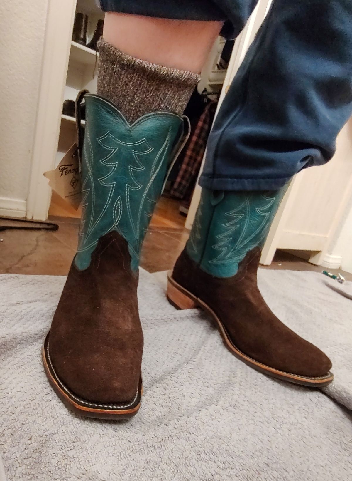 Photo by prospect_joe on May 16, 2024 of the Fenoglio South Texas Tack Exclusive in Nicotine Roughout With Distressed Turquoise.