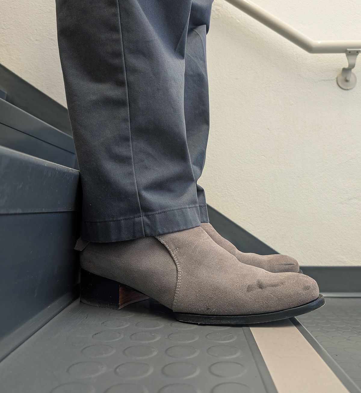Photo by prospect_joe on June 21, 2025 of the The Last Shoemaker Jodhpur in Grey Suede.