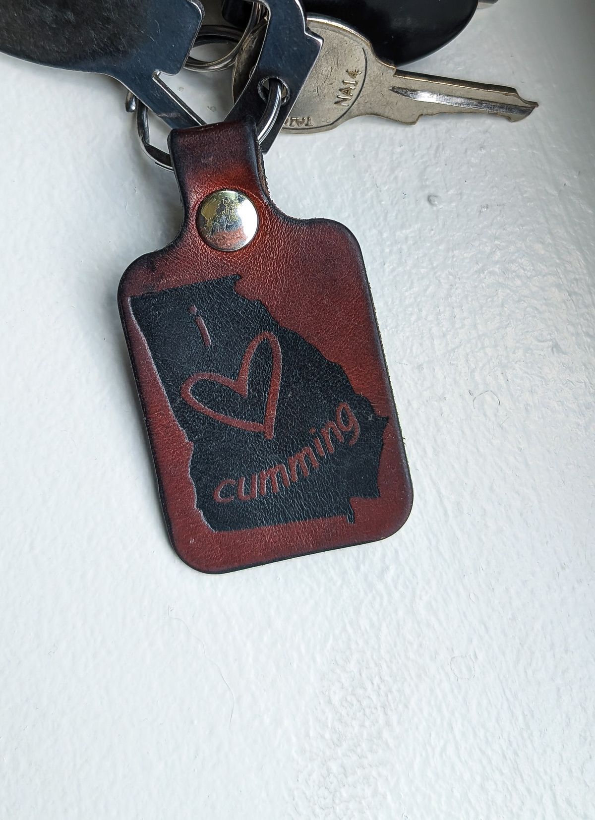 Photo by prospect_joe on August 13, 2025 of the Harker Leatherworks Key Fob in Conceria Walpier Natural Buttero.