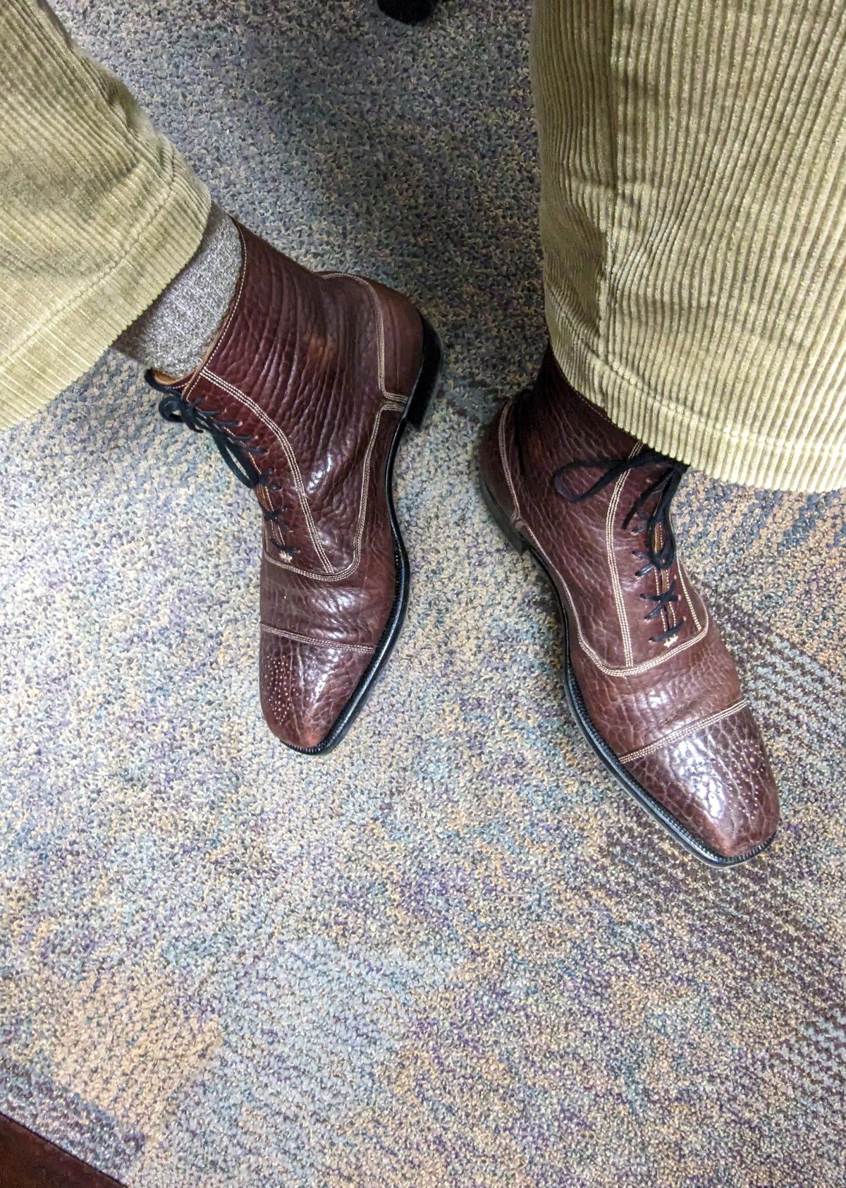 Photo by prospect_joe on November 19, 2024 of the Ichigo Ichie Vintage Boots in Horween Color 8 Montana Bison.