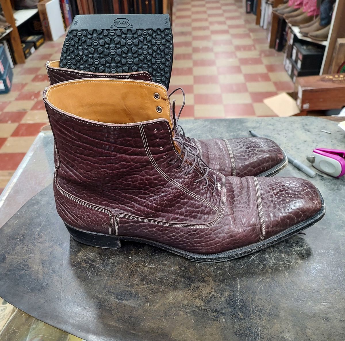 Photo by prospect_joe on November 2, 2023 of the Ichigo Ichie Vintage Boots in Horween Color 8 Montana Bison.