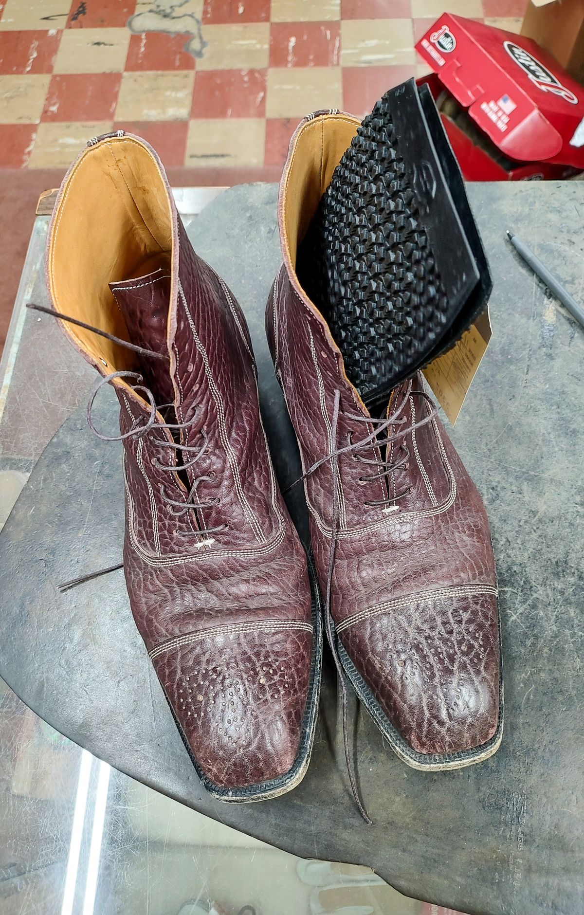 Photo by prospect_joe on November 2, 2023 of the Ichigo Ichie Vintage Boots in Horween Color 8 Montana Bison.