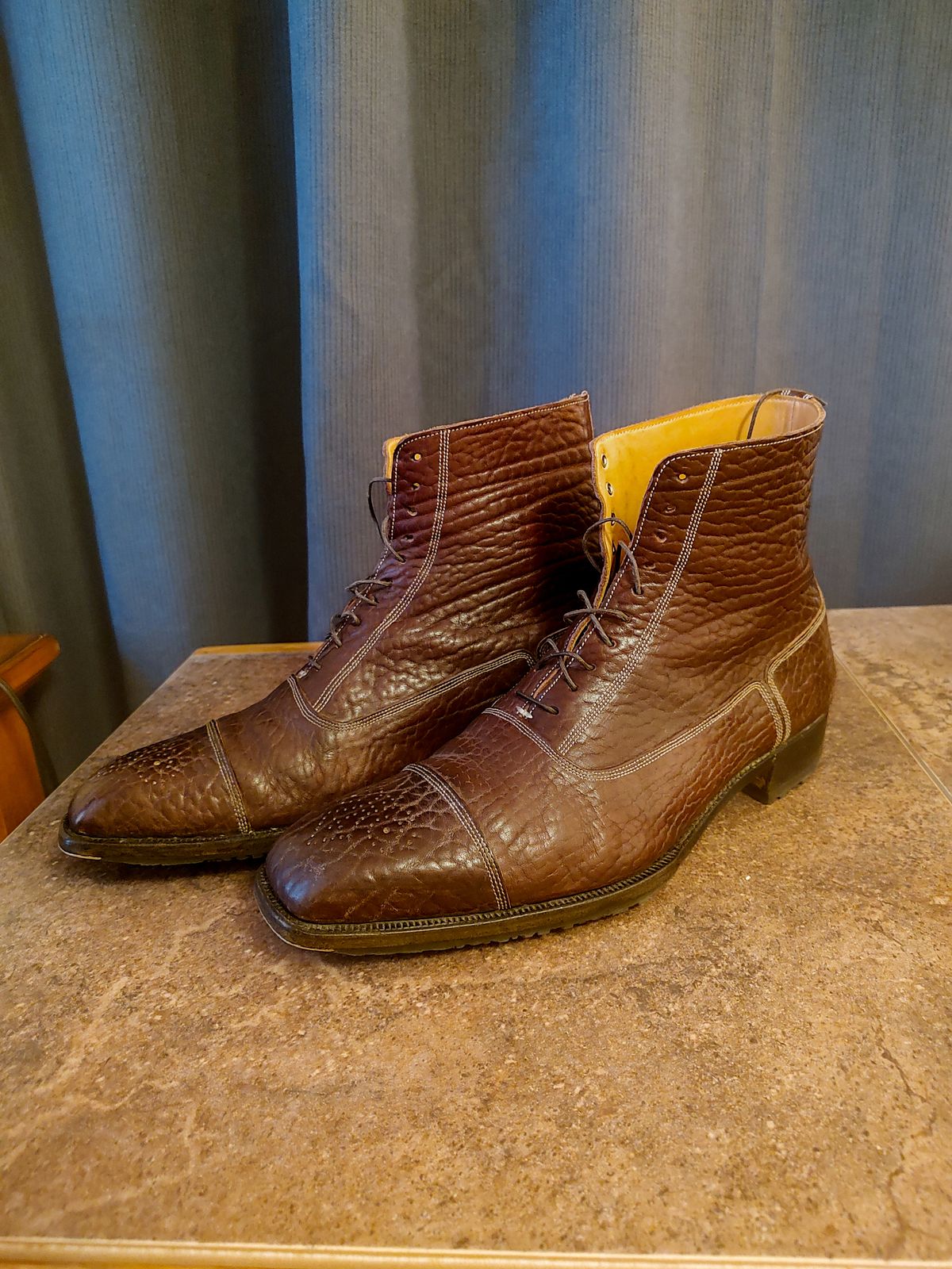Photo by prospect_joe on November 9, 2023 of the Ichigo Ichie Vintage Boots in Horween Color 8 Montana Bison.