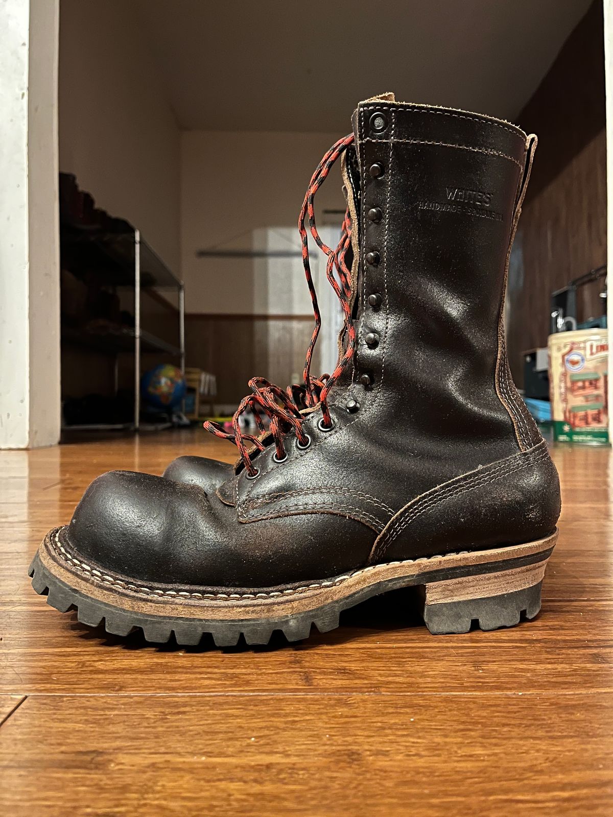 Photo by TurboC12H23 on February 6, 2024 of the White's Smokejumper in Horween Black Waxed Flesh.