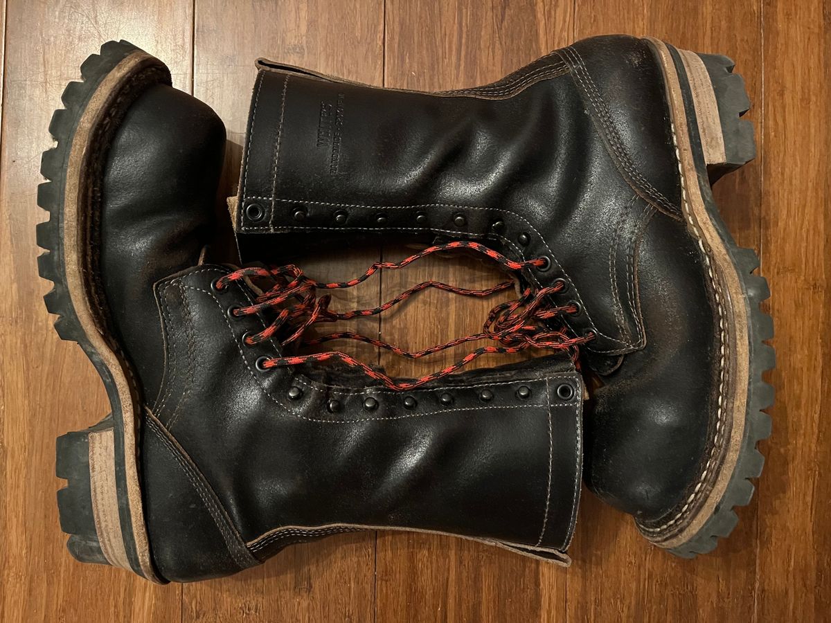 Photo by TurboC12H23 on February 6, 2024 of the White's Smokejumper in Horween Black Waxed Flesh.