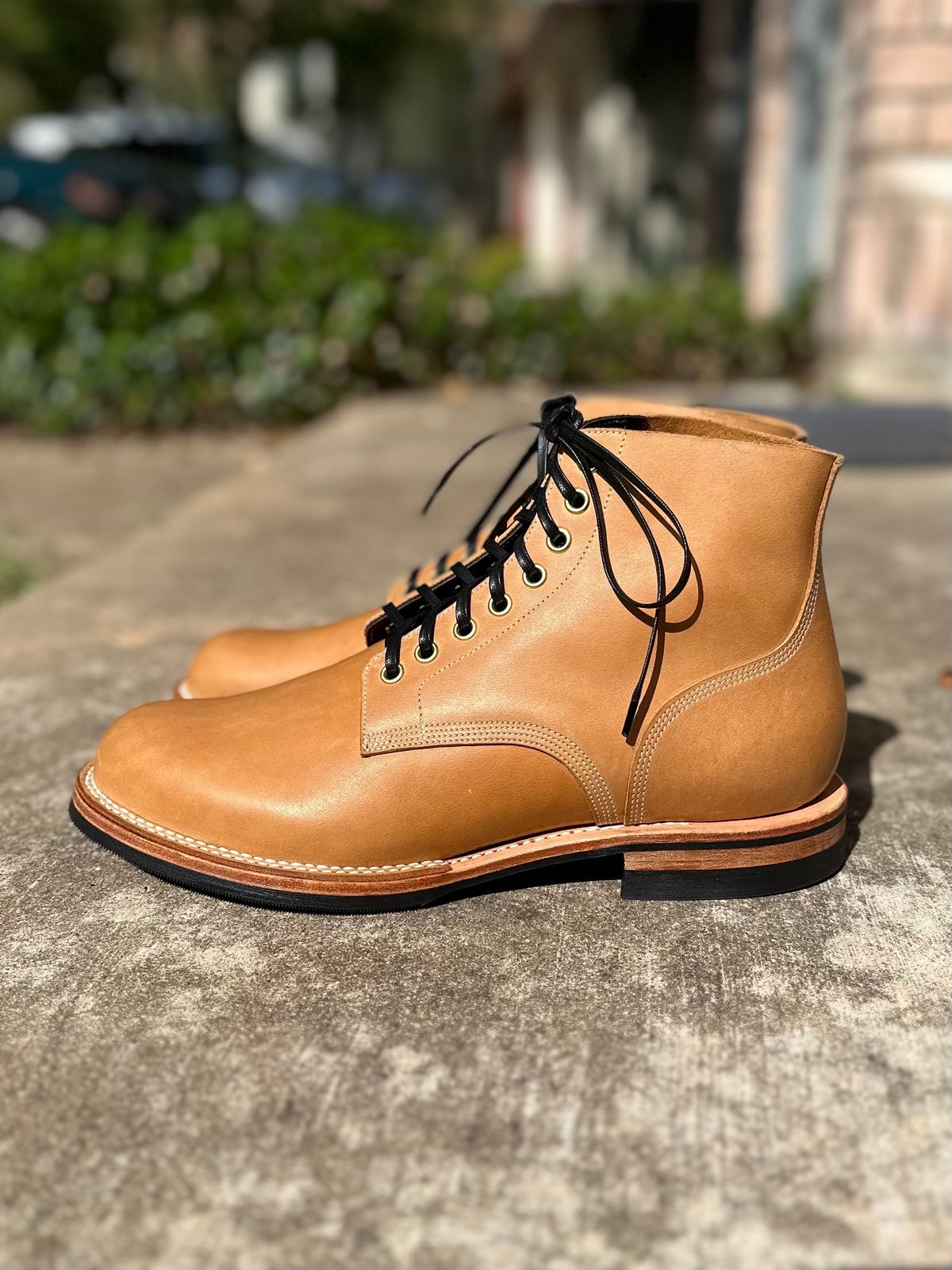 Photo by sononchalant on November 3, 2023 of the New River Boot Boondocker in Horween Moc Latigo.