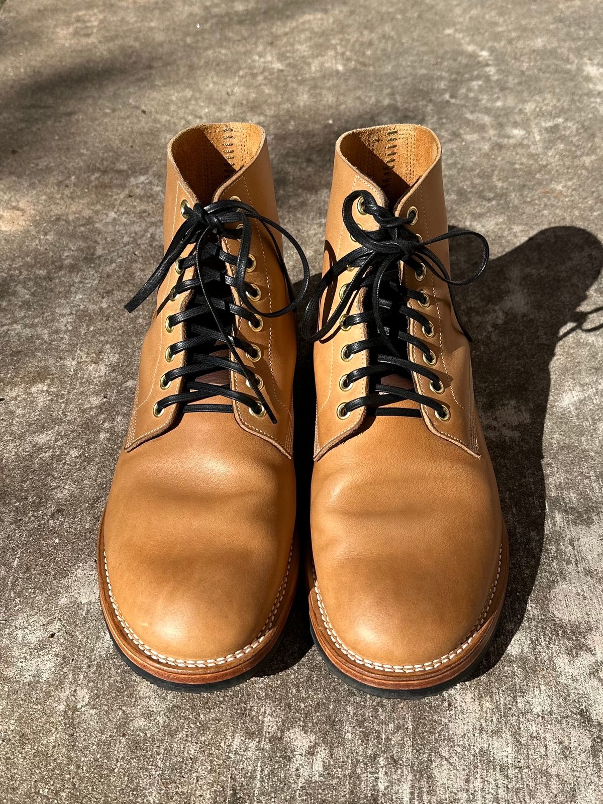 Photo by sononchalant on December 1, 2023 of the New River Boot Boondocker in Horween Moc Latigo.
