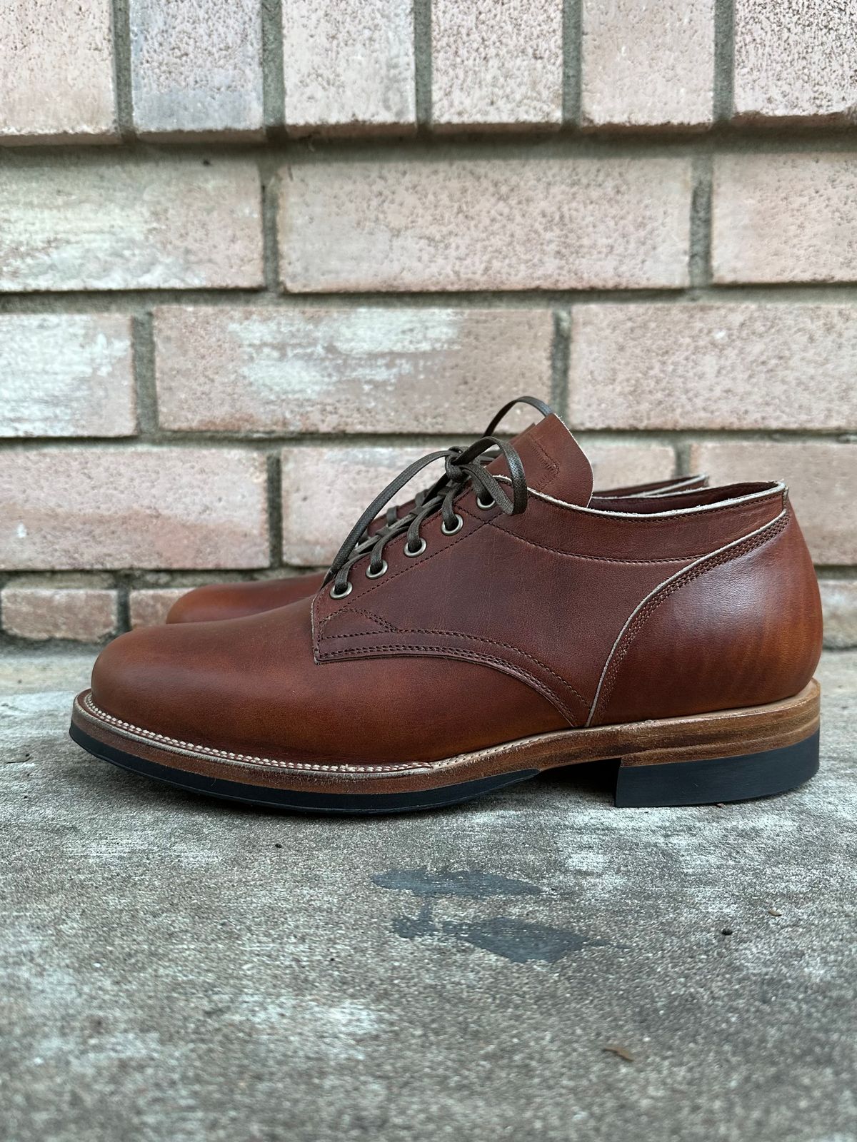 Photo by sononchalant on October 1, 2022 of the Viberg 145 Oxford in Horween Saddle Tan Chromepak.