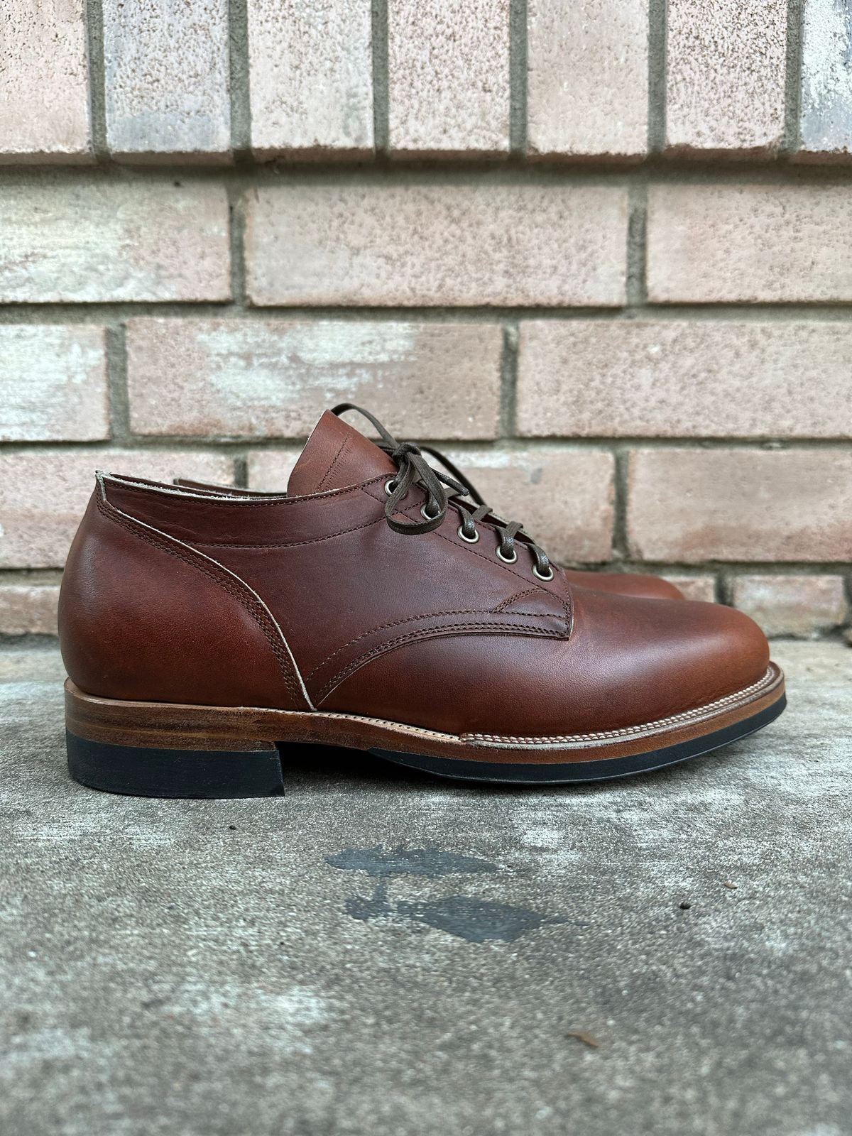 Photo by sononchalant on October 1, 2022 of the Viberg 145 Oxford in Horween Saddle Tan Chromepak.