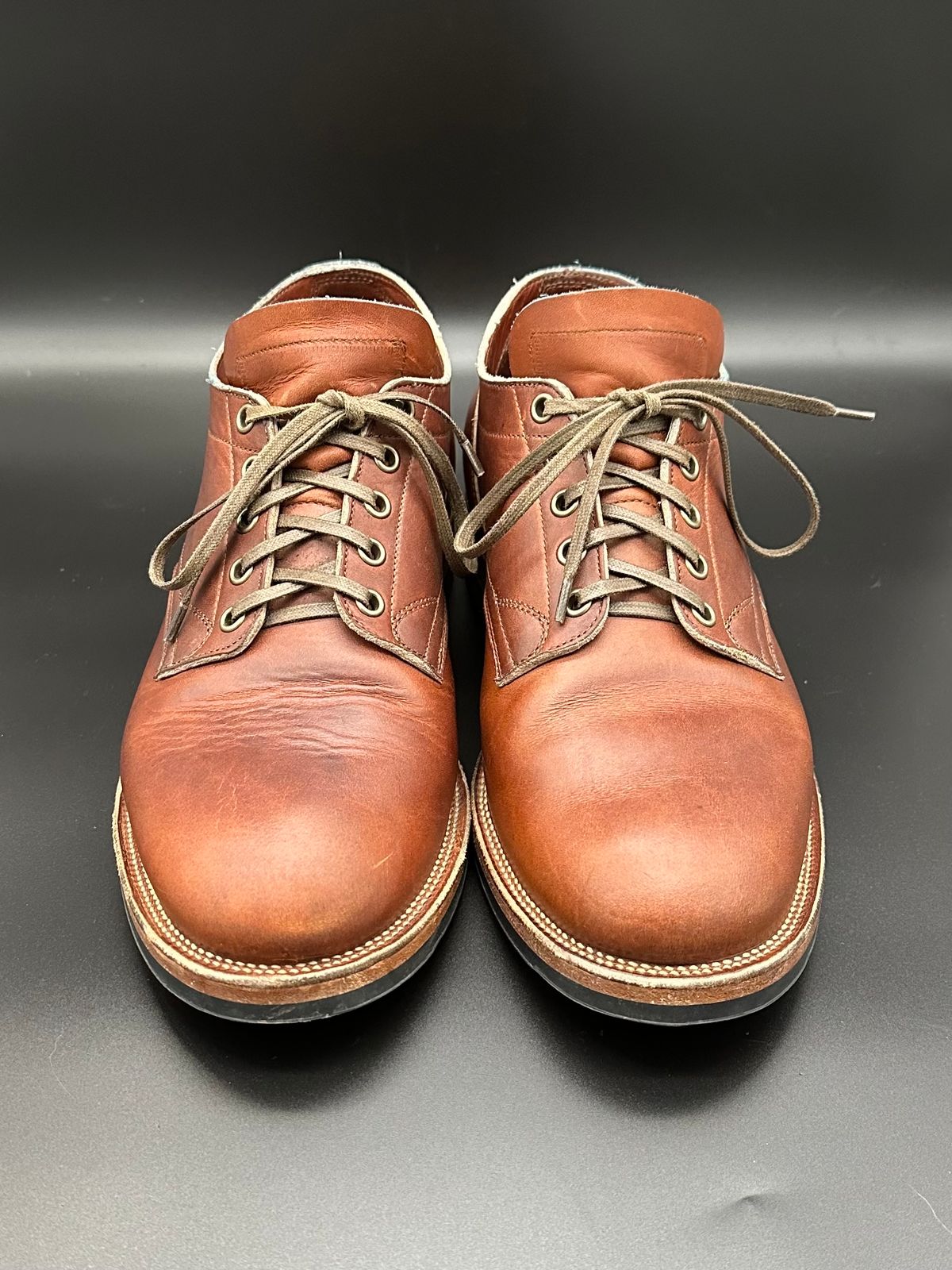 Photo by sononchalant on February 6, 2023 of the Viberg 145 Oxford in Horween Saddle Tan Chromepak.