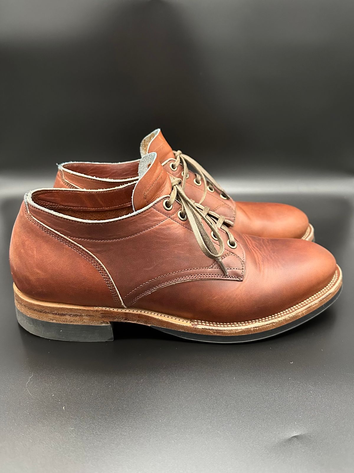 Photo by sononchalant on February 6, 2023 of the Viberg 145 Oxford in Horween Saddle Tan Chromepak.
