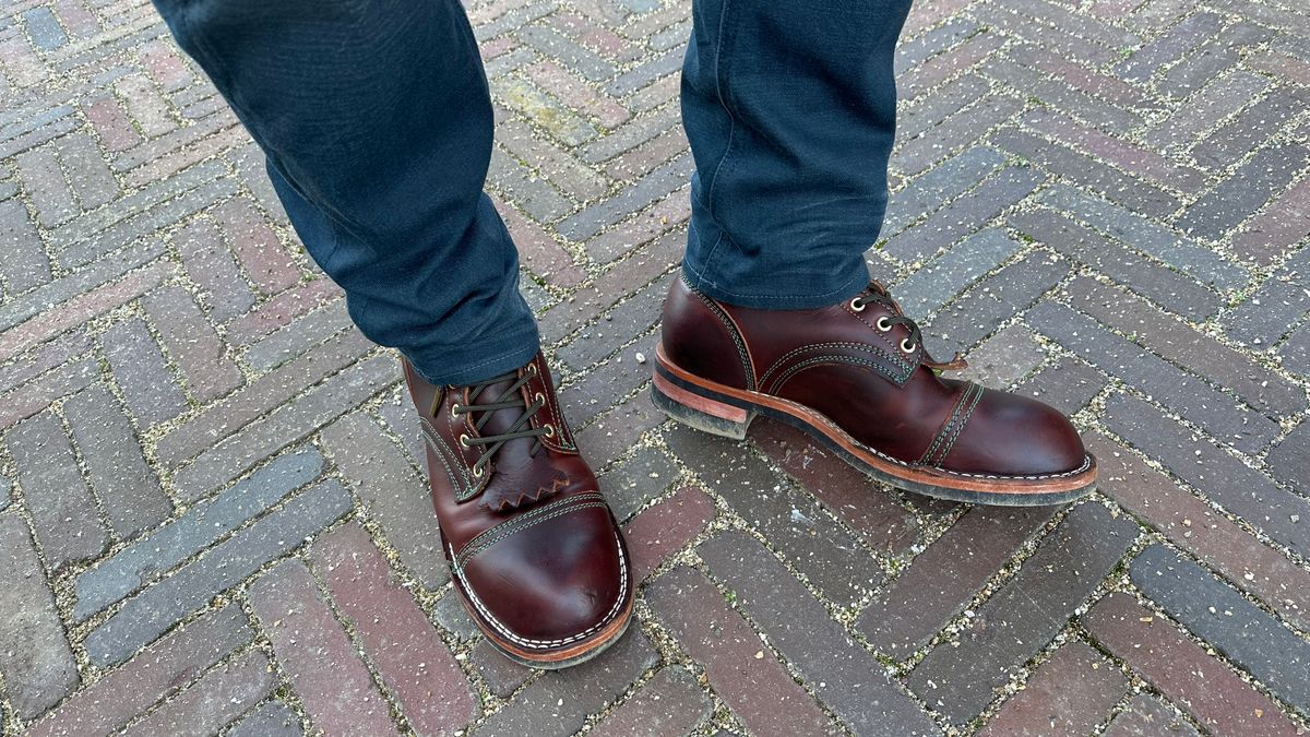 Photo by Dutchbootsguy on October 14, 2023 of the Frank's Boots Ground Pounder in Wickett & Craig Chestnut Oiled Latigo.