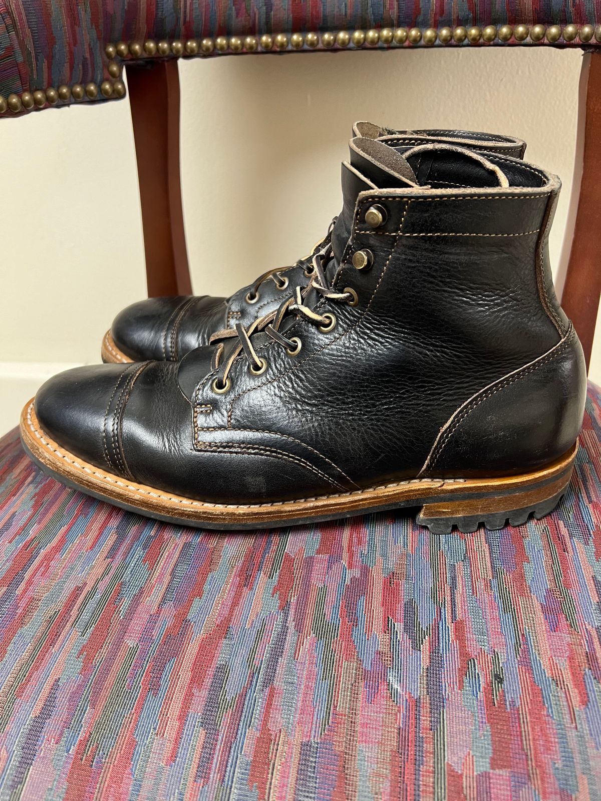 Photo by MrHammett86 on November 9, 2023 of the Truman Unknown Model in Black Teacore.