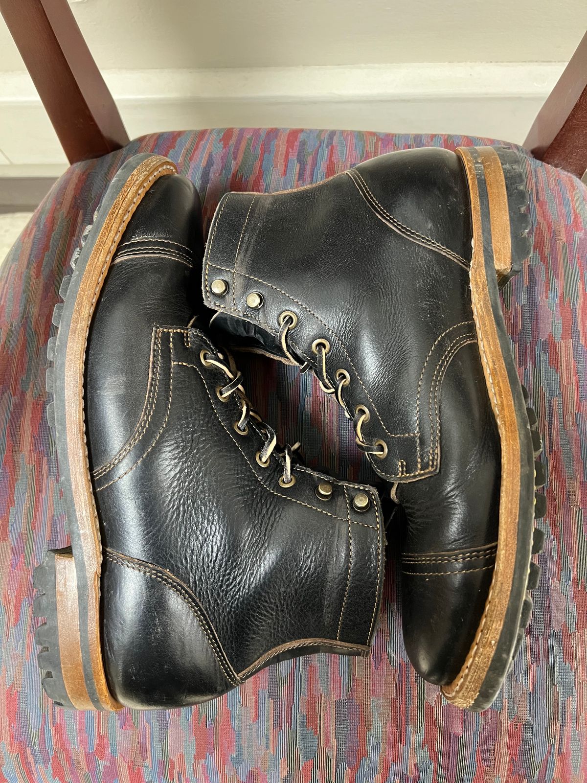 Photo by MrHammett86 on November 9, 2023 of the Truman Unknown Model in Black Teacore.