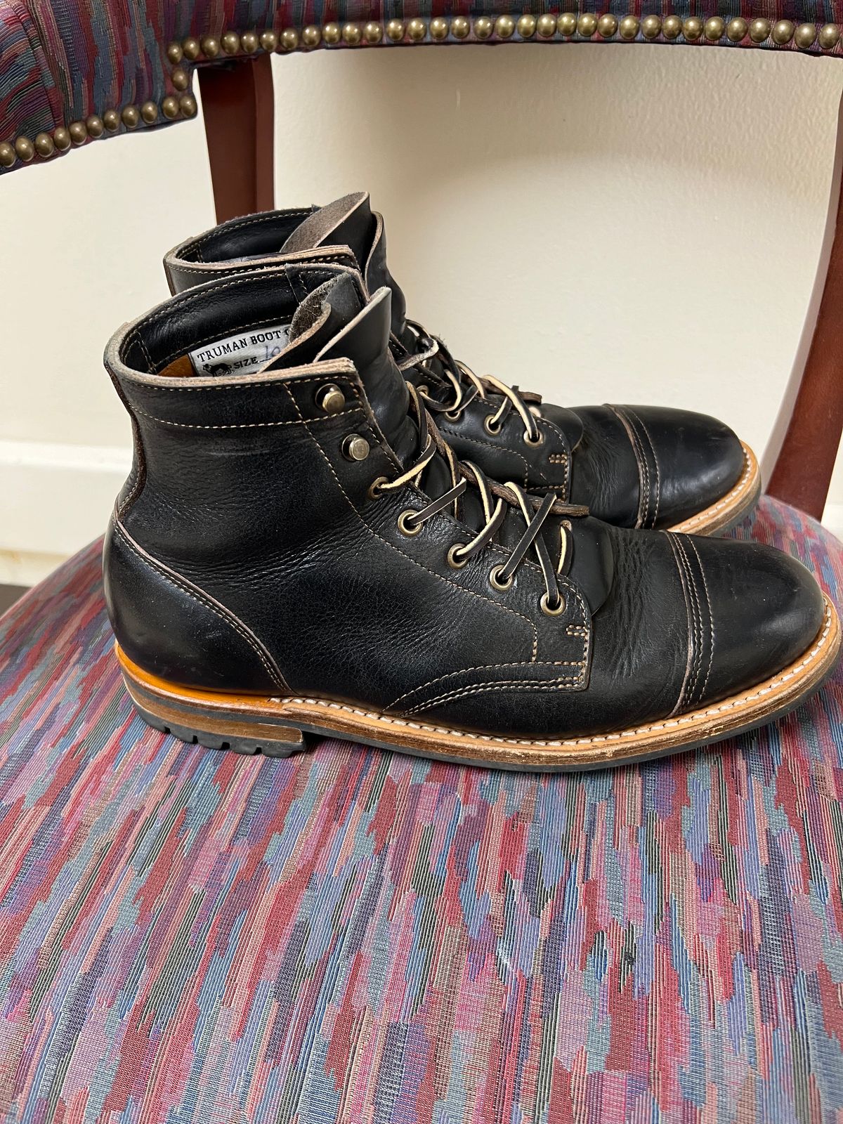 Photo by MrHammett86 on November 9, 2023 of the Truman Unknown Model in Black Teacore.