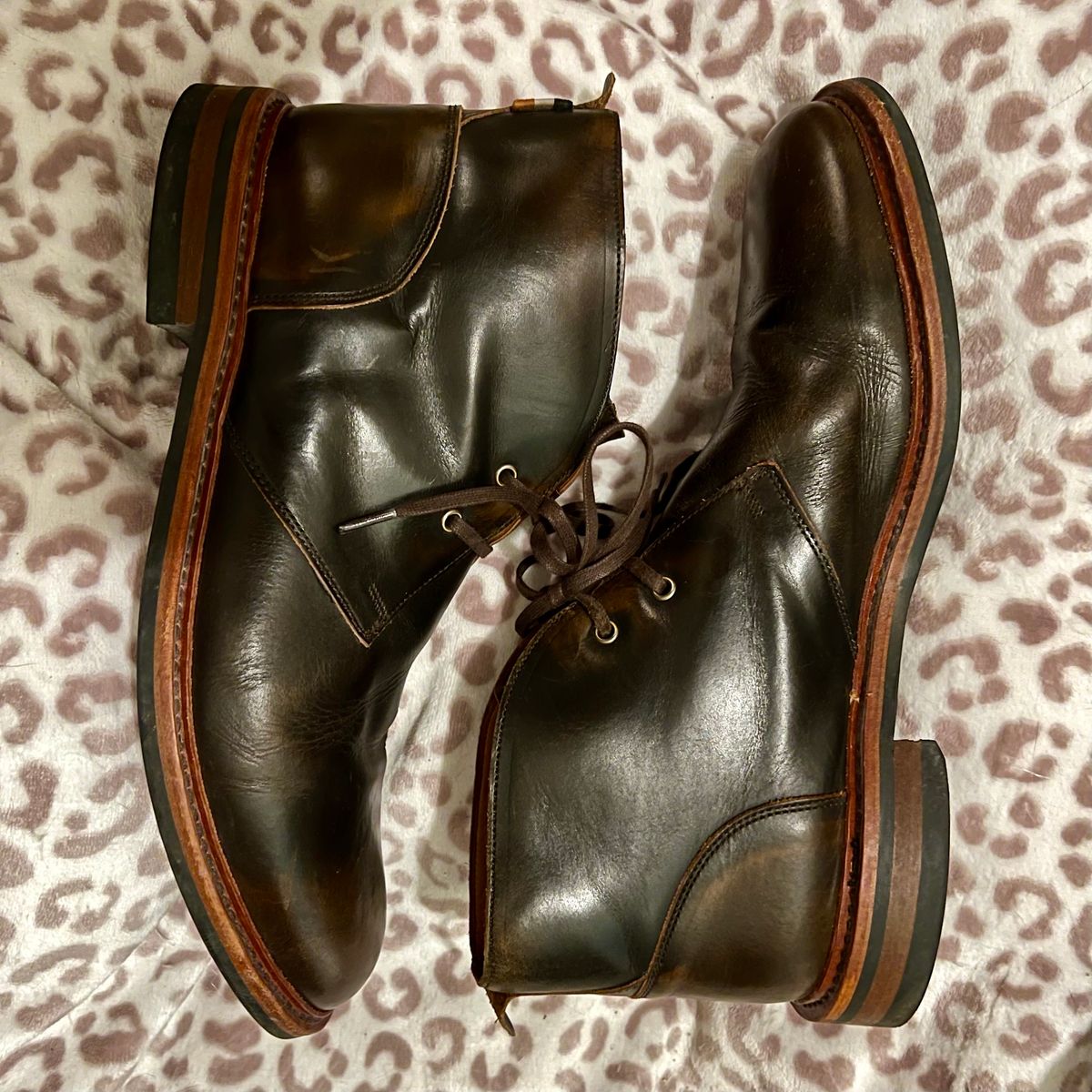 Photo by mreams99 on November 6, 2025 of the Allen Edmonds Chandler in Allen Edmonds / Antique Hickory.