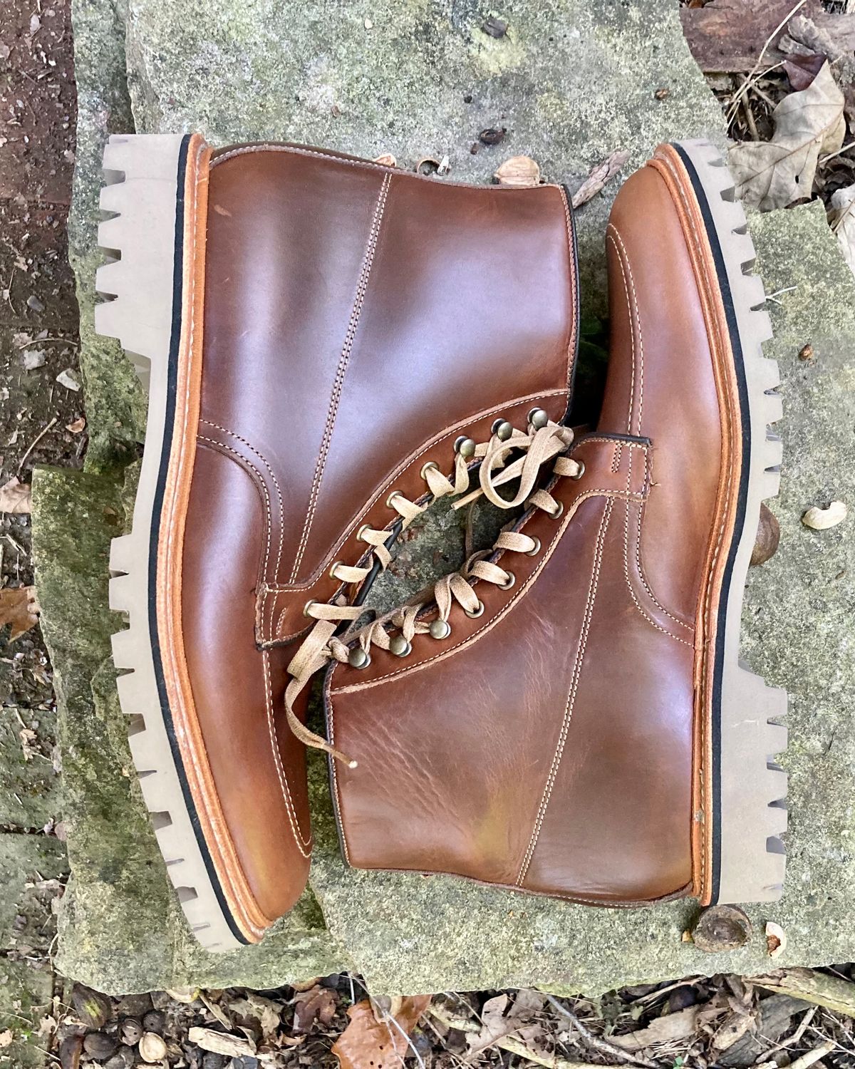 Photo by mreams99 on October 1, 2023 of the Allen Edmonds Freeport in Horween Natural Chromexcel.
