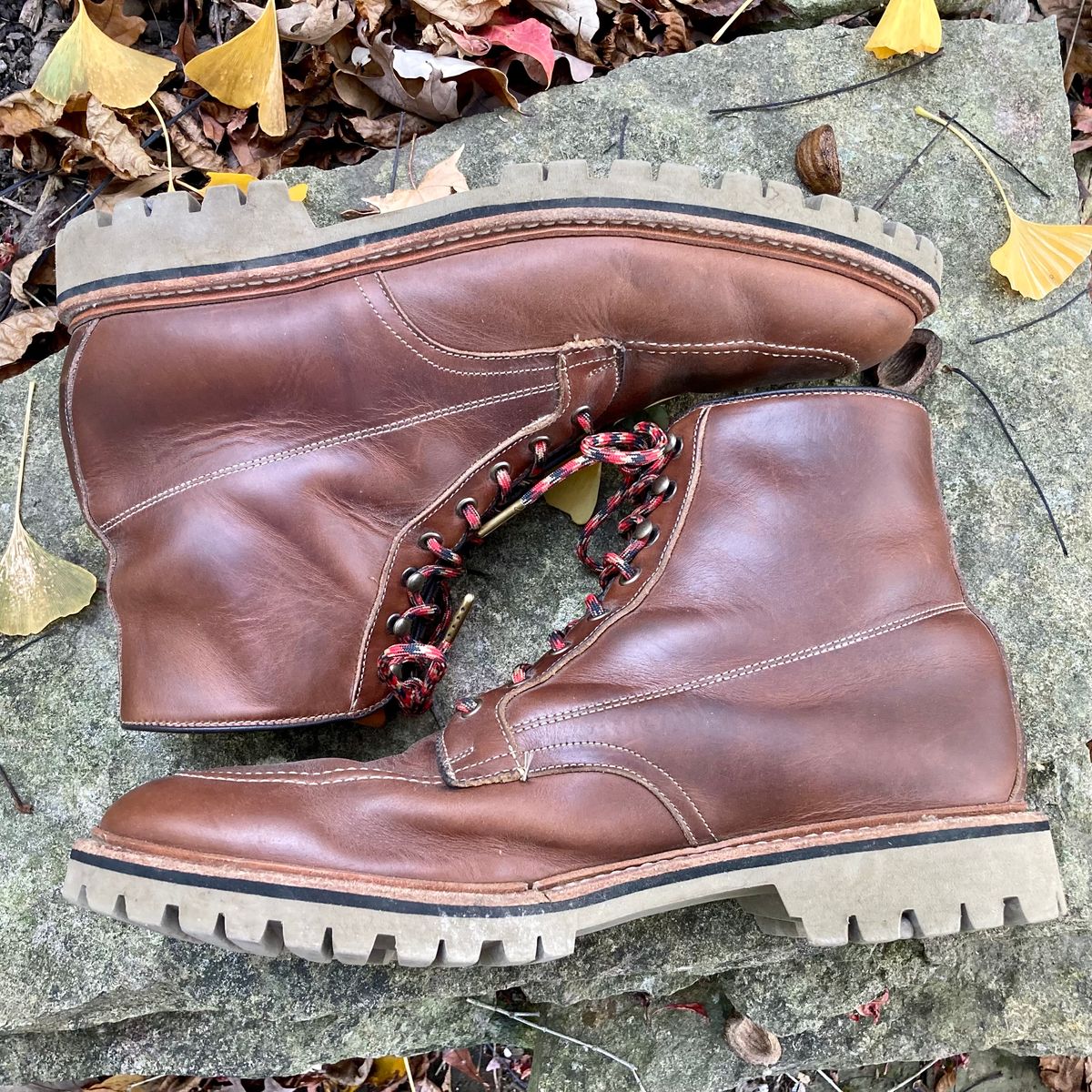 Photo by mreams99 on November 3, 2023 of the Allen Edmonds Freeport in Horween Natural Chromexcel.