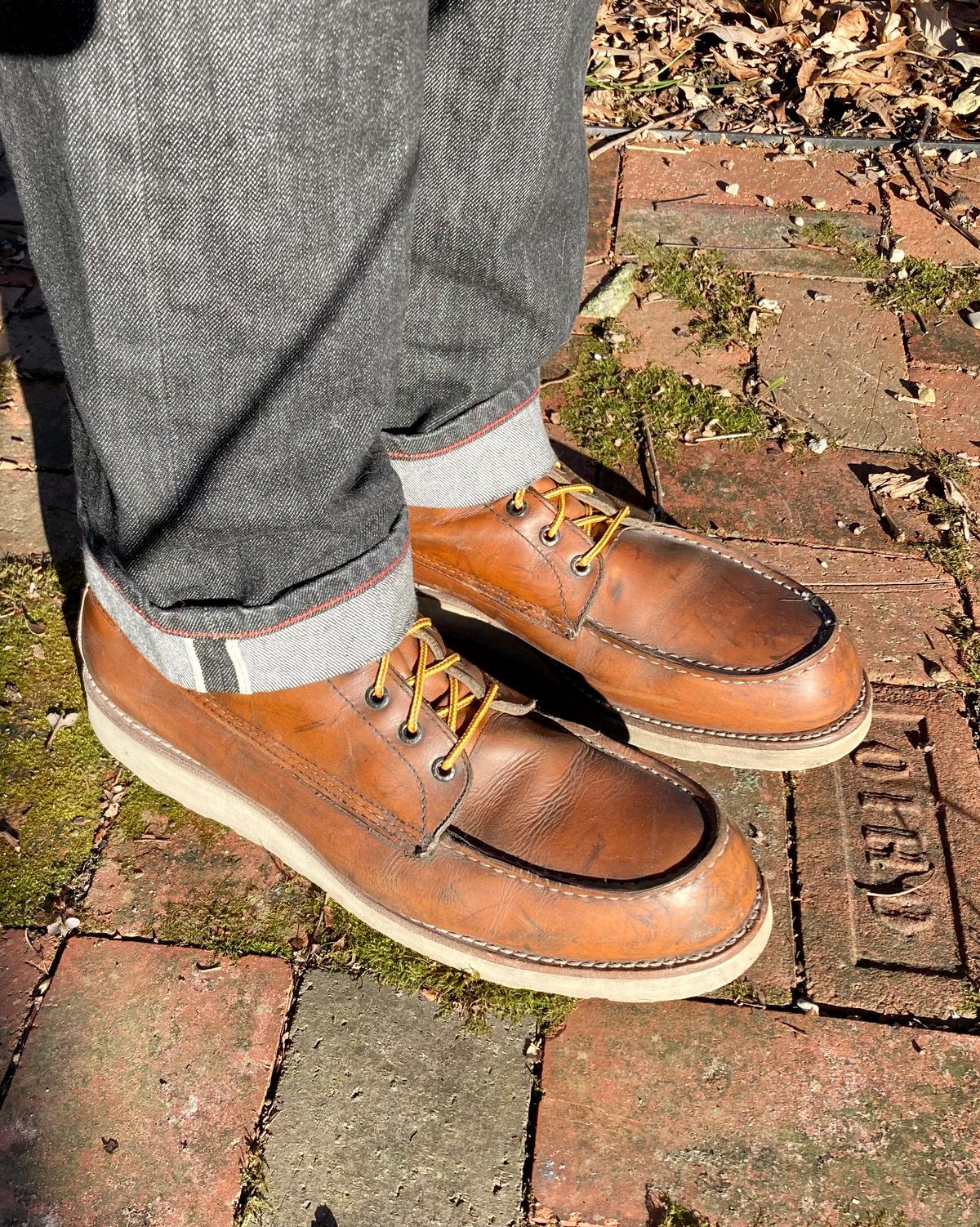 Photo by mreams99 on December 2, 2022 of the Red Wing 8-Inch Classic Moc in S.B. Foot Oro-Iginal.