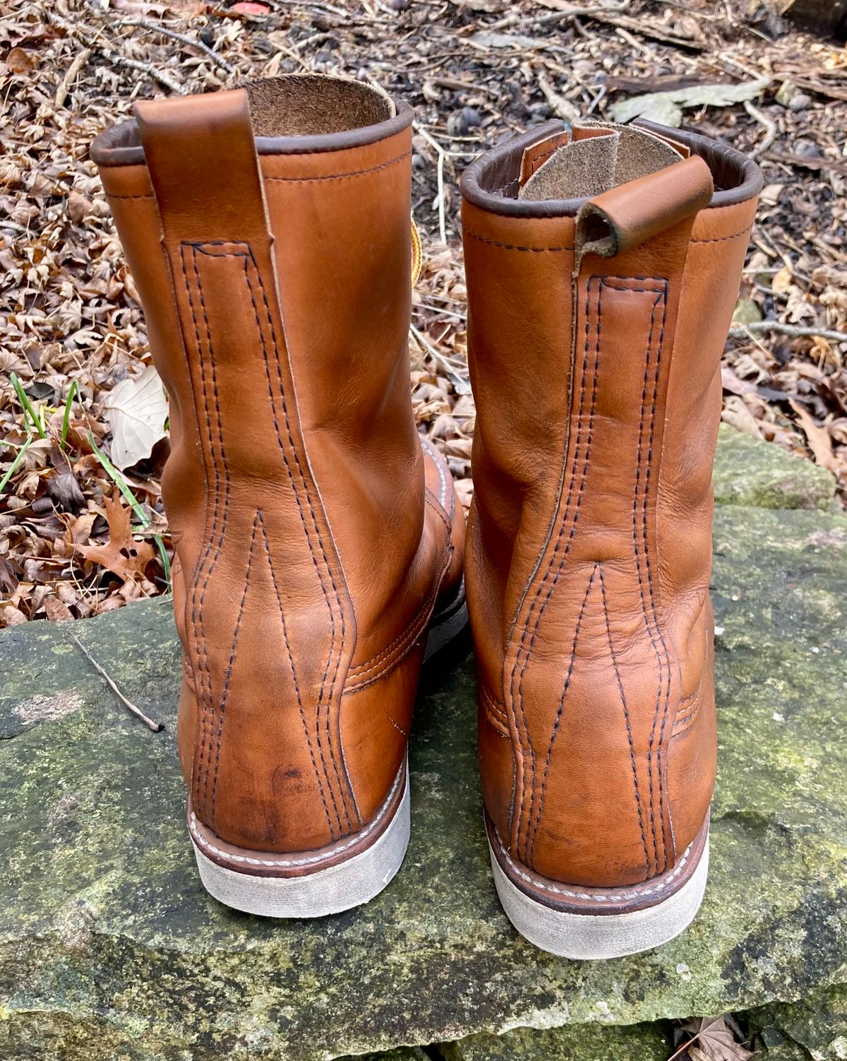 Photo by mreams99 on January 2, 2023 of the Red Wing 8-Inch Classic Moc in S.B. Foot Oro-Iginal.