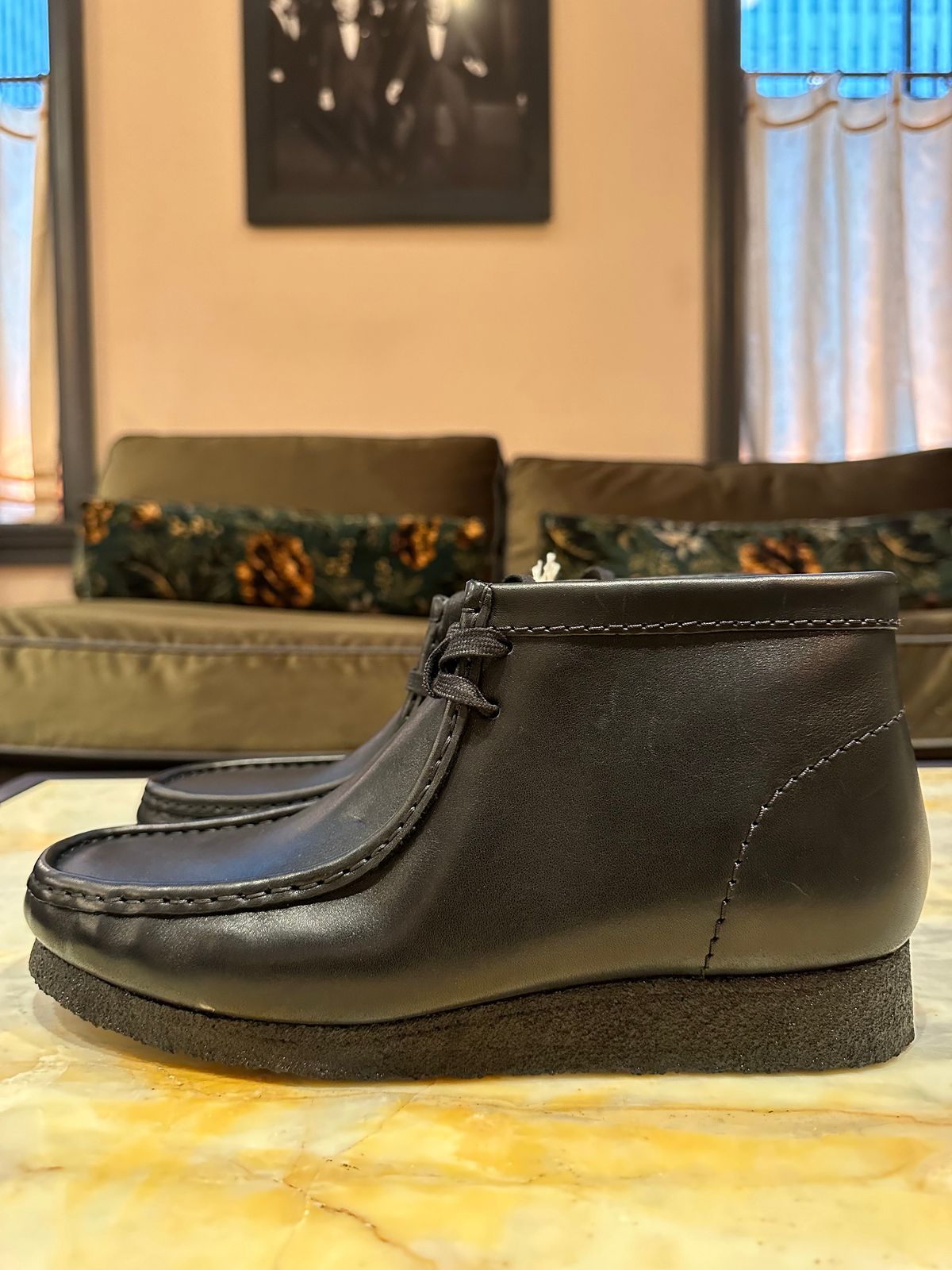 Photo by realtreeroman on November 5, 2023 of the Clarks Wallabee Boot in Unknown Leather.