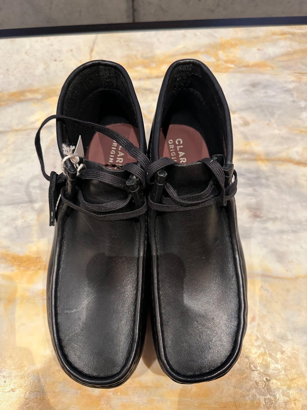 Photo by realtreeroman on November 5, 2023 of the Clarks Wallabee Boot in Unknown Leather.