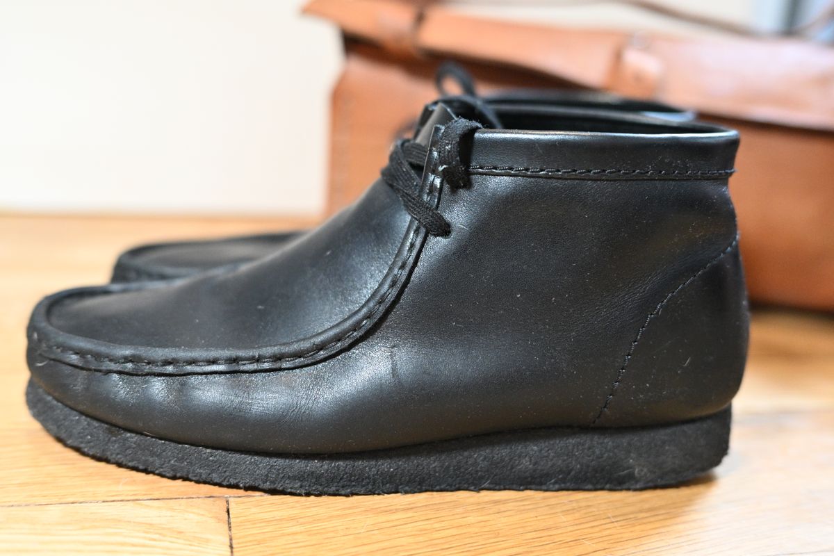 Photo by realtreeroman on March 4, 2024 of the Clarks Wallabee Boot in Unknown Leather.