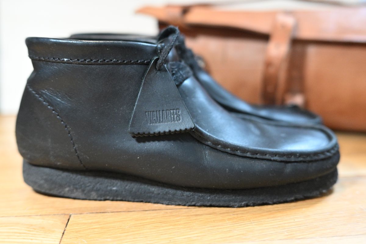 Photo by realtreeroman on March 4, 2024 of the Clarks Wallabee Boot in Unknown Leather.