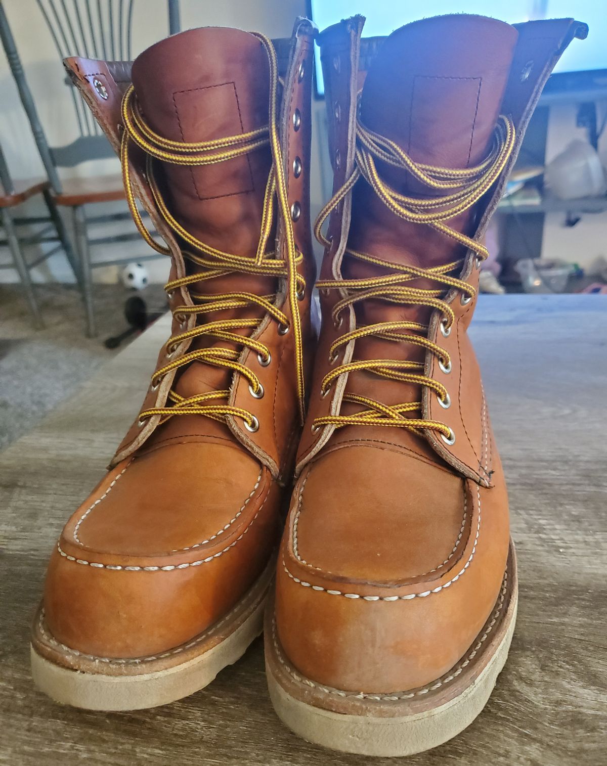 Photo by larryfisherman on May 7, 2022 of the Red Wing 8-Inch Classic Moc in S.B. Foot Oro Legacy.