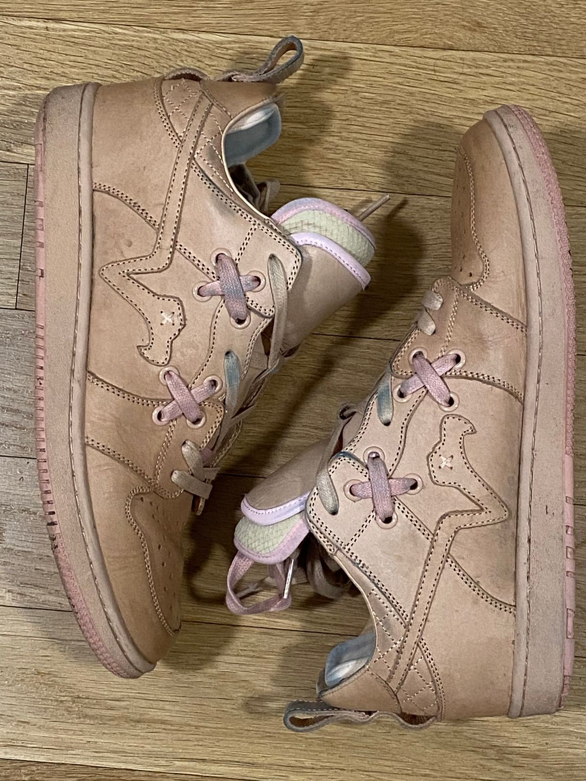 Photo by Aquabacs on December 6, 2022 of the Sia Collective D.1.Y Low in Unknown Natural Veg Tan.