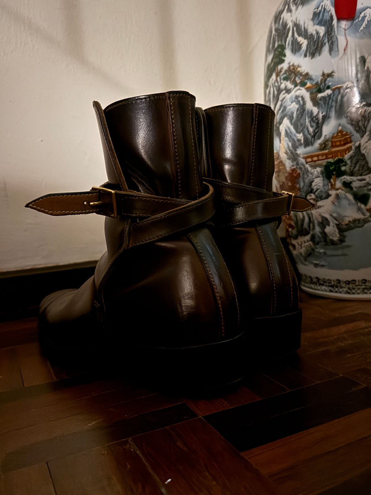 Photo by mk_alexchong on February 5, 2025 of the XBXS Jodhpur in Maryam Brown Horsebutt.