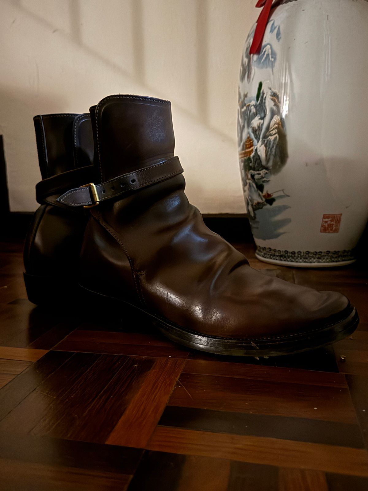 Photo by mk_alexchong on February 5, 2025 of the XBXS Jodhpur in Maryam Brown Horsebutt.