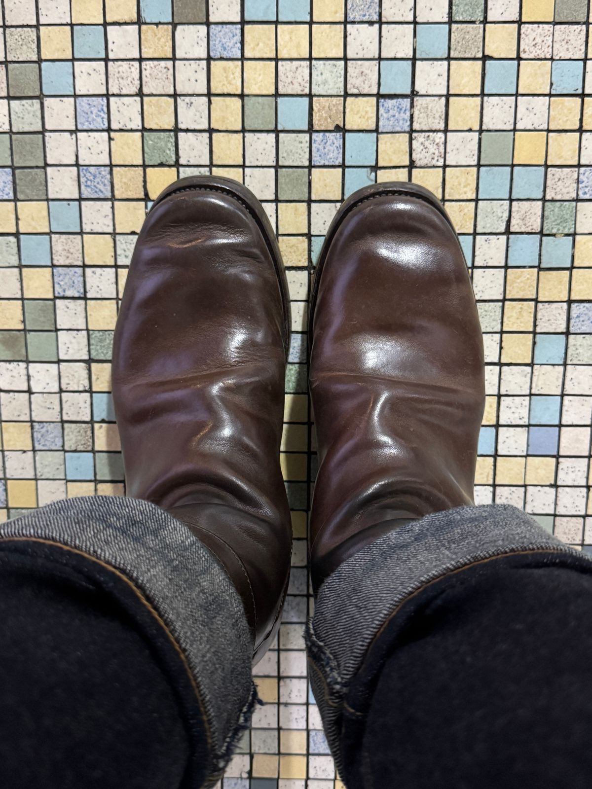 Photo by mk_alexchong on February 26, 2025 of the XBXS Jodhpur in Maryam Brown Horsebutt.