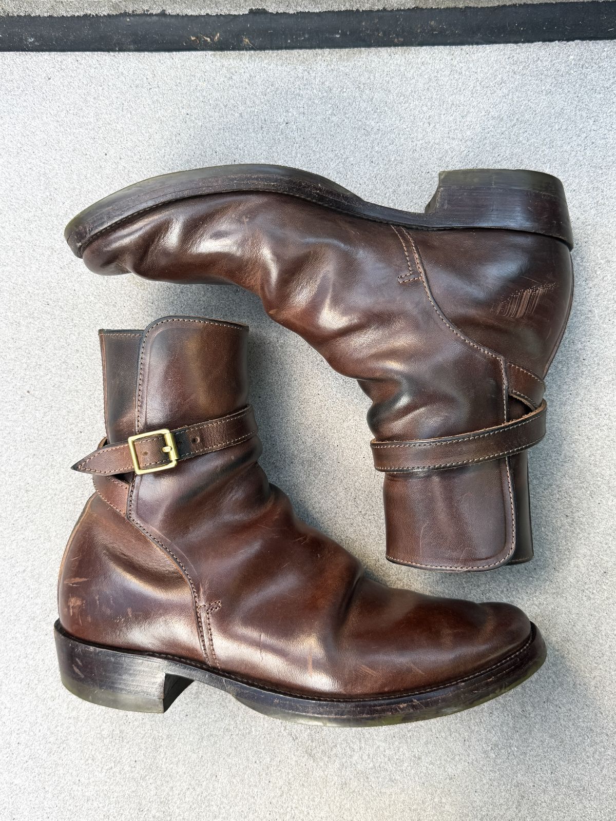 Photo by mk_alexchong on February 28, 2025 of the XBXS Jodhpur in Maryam Brown Horsebutt.
