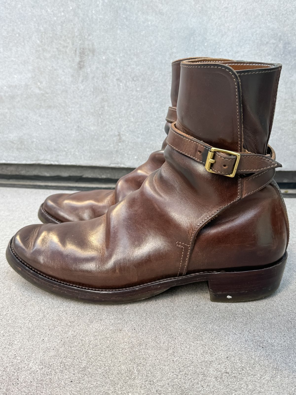 Photo by mk_alexchong on February 28, 2025 of the XBXS Jodhpur in Maryam Brown Horsebutt.