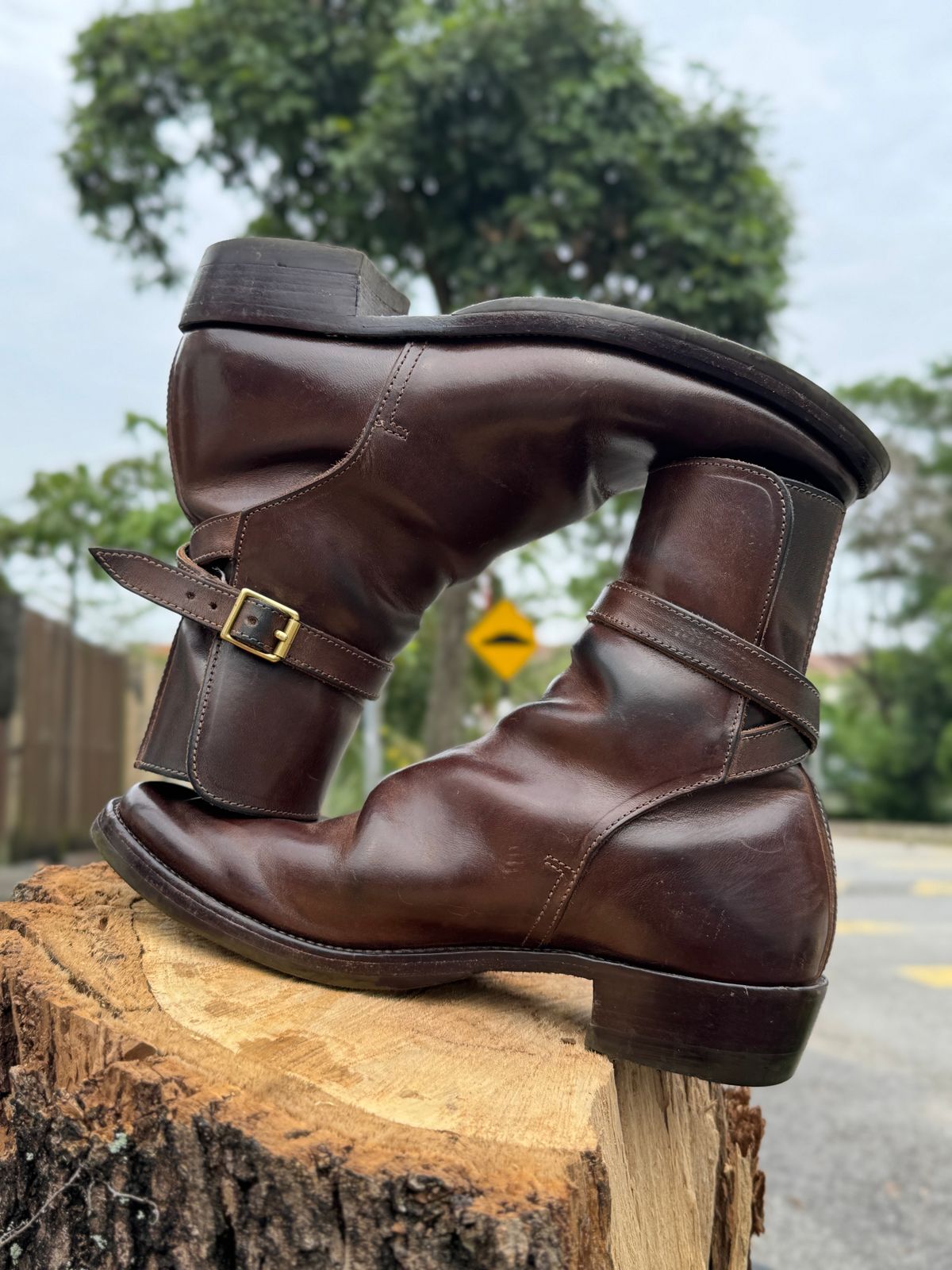 Photo by mk_alexchong on March 20, 2025 of the XBXS Jodhpur in Maryam Brown Horsebutt.