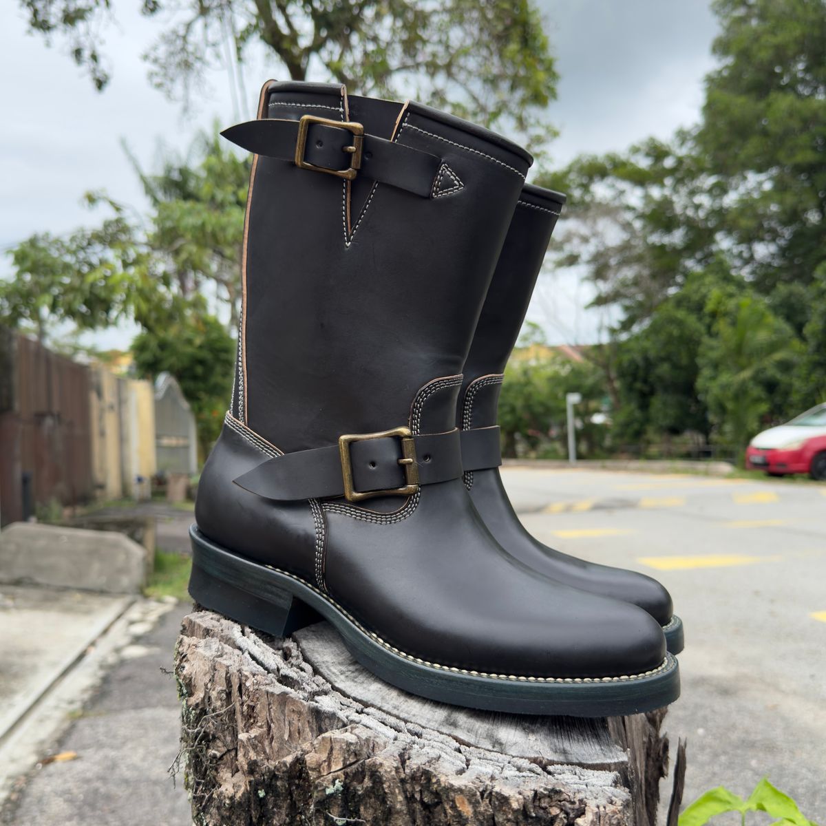 Photo by mk_alexchong on October 24, 2025 of the Flame Panda Engineer Boot in FP Natural Shell cordovan - Overdyed Brown Then Black.