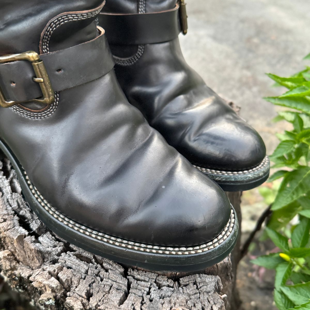 Photo by mk_alexchong on January 24, 2026 of the Flame Panda Engineer Boot in FP Natural Shell cordovan - Overdyed Brown Then Black.