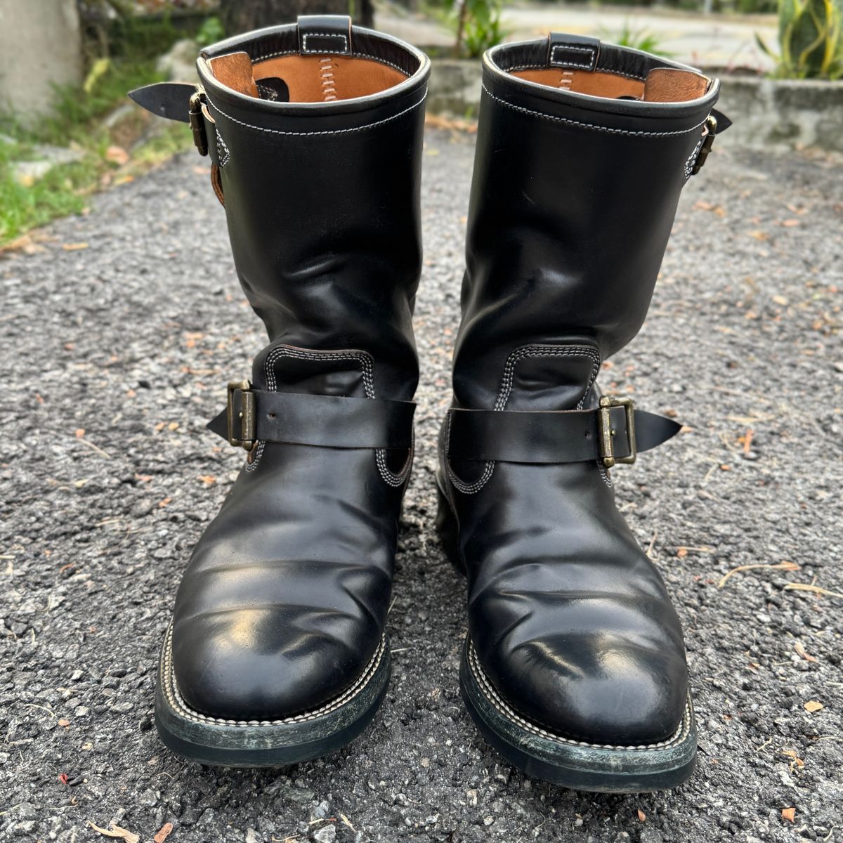 Photo by mk_alexchong on January 25, 2026 of the Flame Panda Engineer Boot in FP Natural Shell cordovan - Overdyed Brown Then Black.